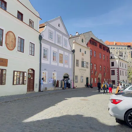 75 V Centru Krumlova Český Krumlov