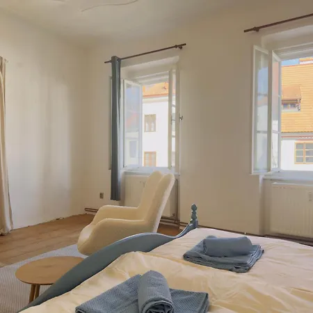 75 V Centru Krumlova * Český Krumlov