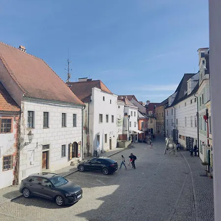75 V Centru Krumlova Český Krumlov